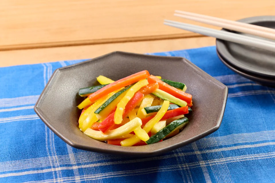 彩り野菜のにんにくコンソメ和え