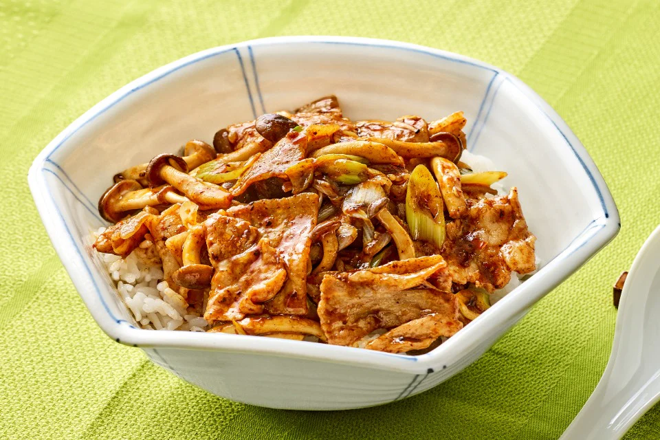 極（プレミアム）華辣肉丼