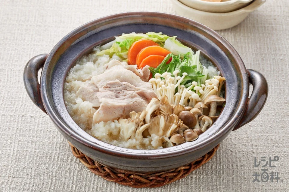 豚バラときのこのみぞれ鍋＜塩分控えめ＞