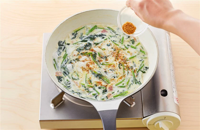 ほうれん草とベーコンのクリームパスタのつくり方_4_1