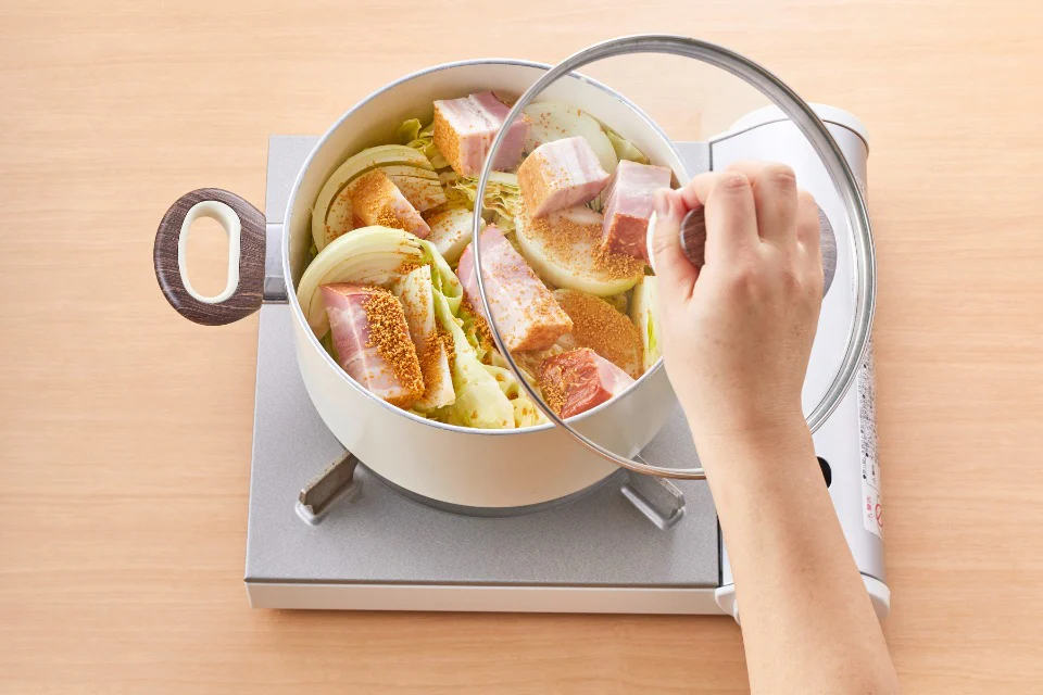 キャベツと玉ねぎのコンソメスープのつくり方_2_1