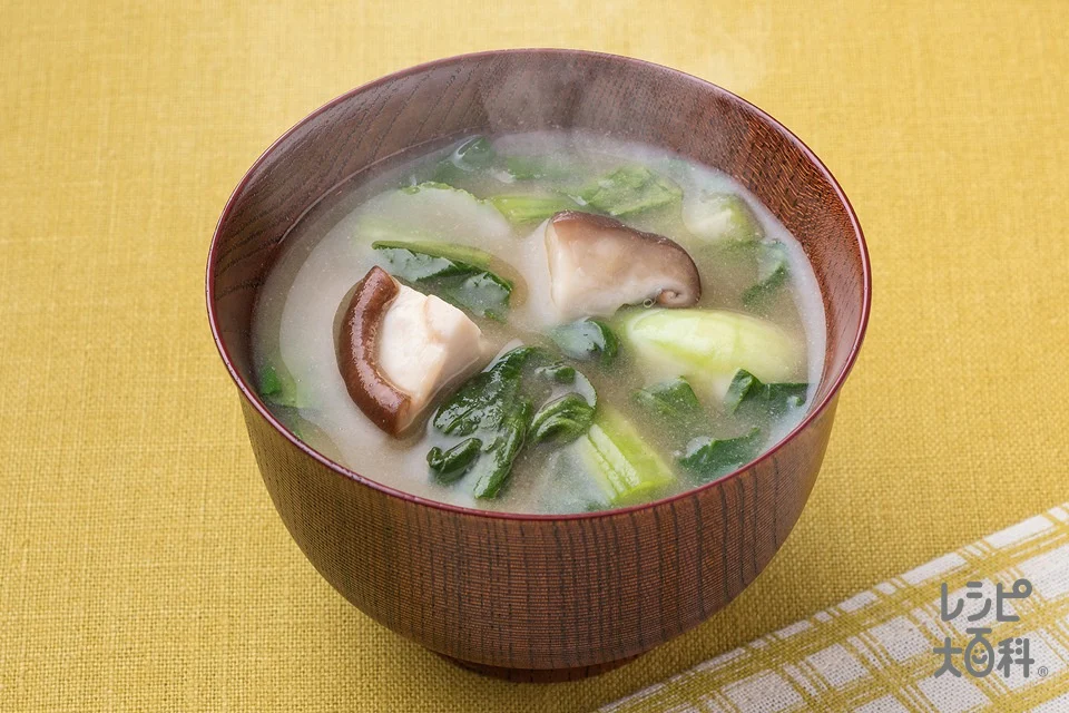 チンゲン菜としいたけのみそ汁