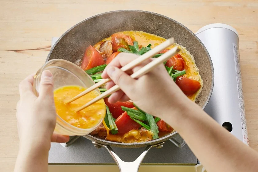 ごろっとトマトと玉子のスタミナ中華炒め＜塩分控えめ＞のつくり方_3_1