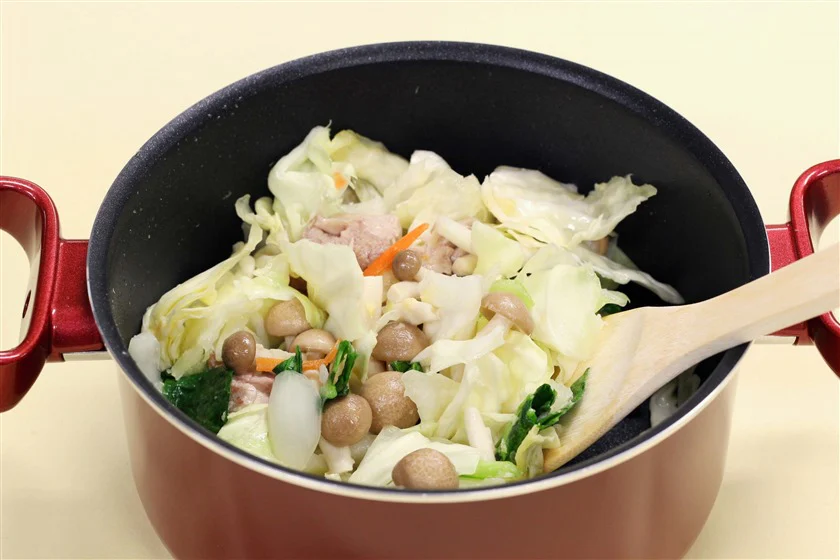 たっぷり野菜と鶏もも肉のミルクスープのつくり方_2_1