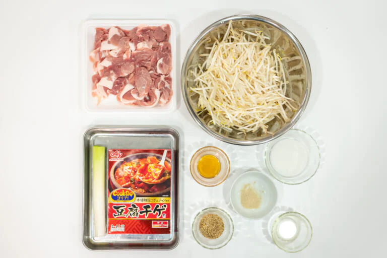 ボリューム満点！家計にやさしい「韓国豚肉もやしあんかけ」