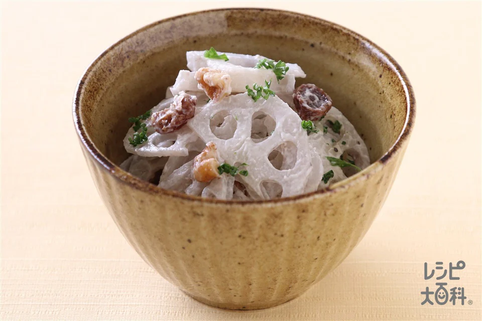 れんこんとくるみのサラダ