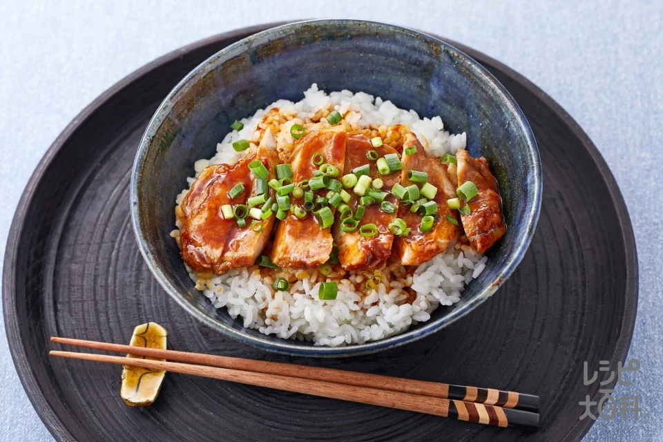 ジューシー!スタミナ豚丼~にんにく醤油味~