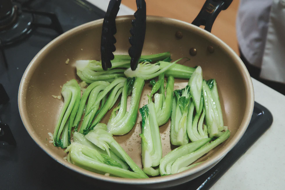 【加熱調理】炒めるときは、野菜をさわりすぎない