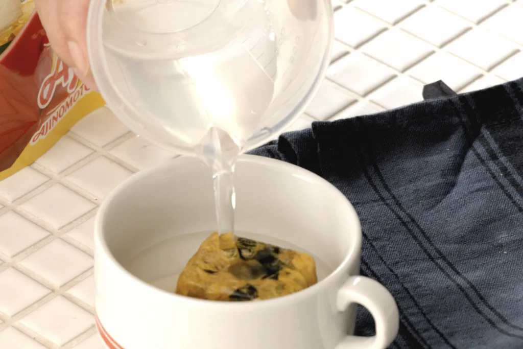 水150mlを入れます