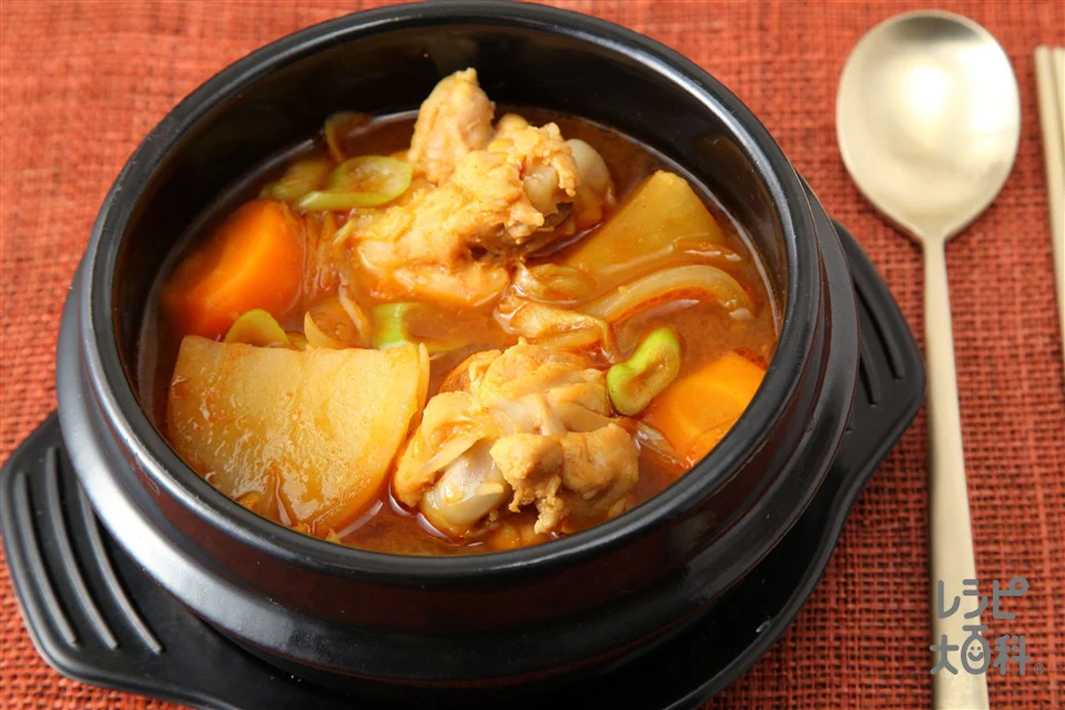 タットリタン(韓国風鶏肉じゃが)