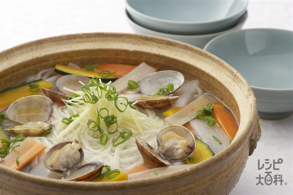 蔬菜蛤仔麺(あさりとごぼうの煮込みうどん)