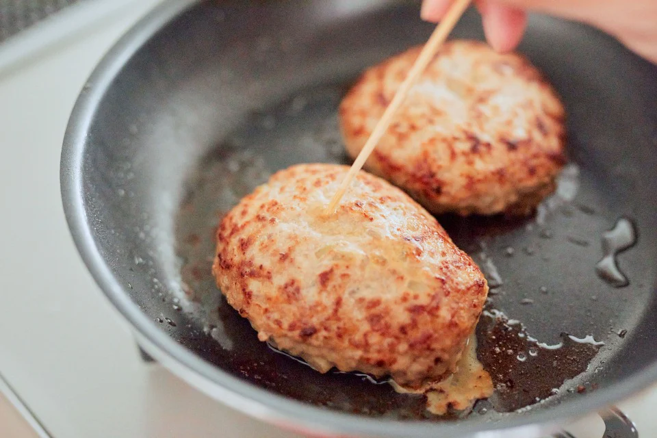 「うま味」たっぷりジューシーハンバーグのつくり方_6_1