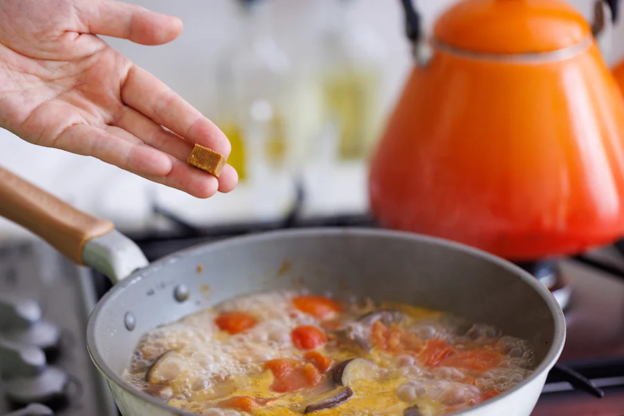なすとトマトで、パンもごはんもおいしい「おかずスープ」