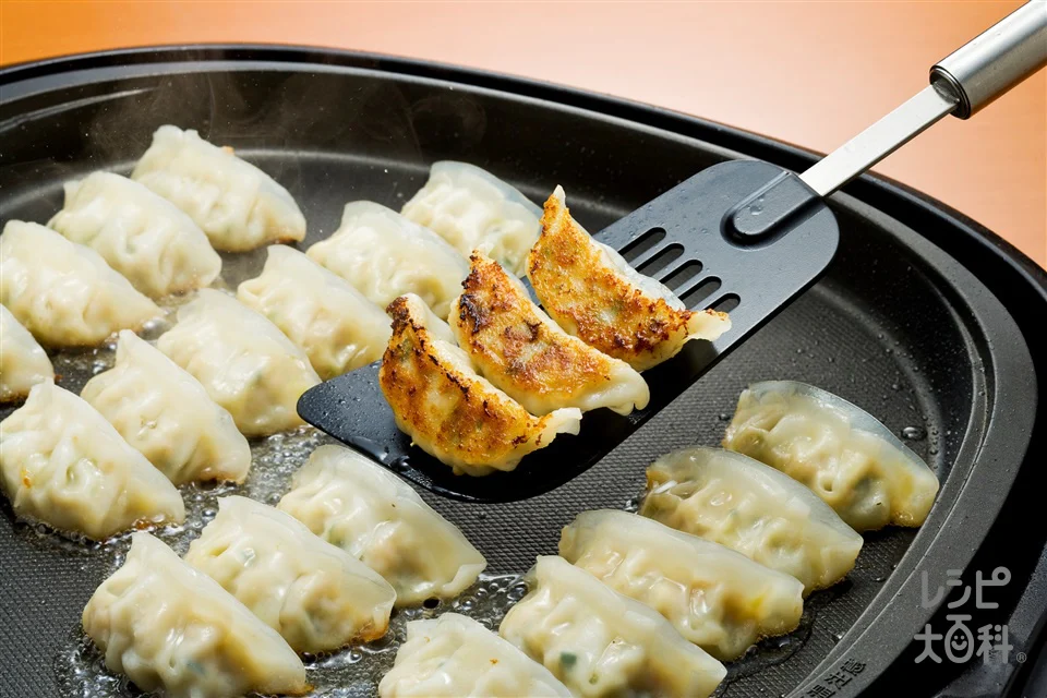 カンタン焼くだけ!ギョーザ