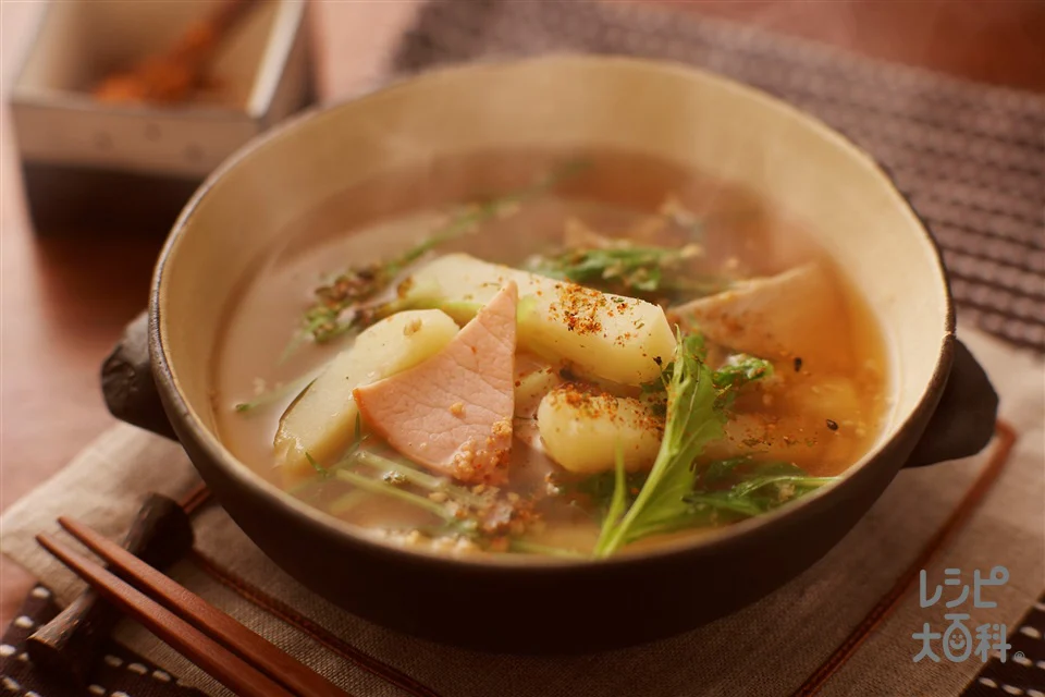 じゃがいもとハムのごま辛スープ