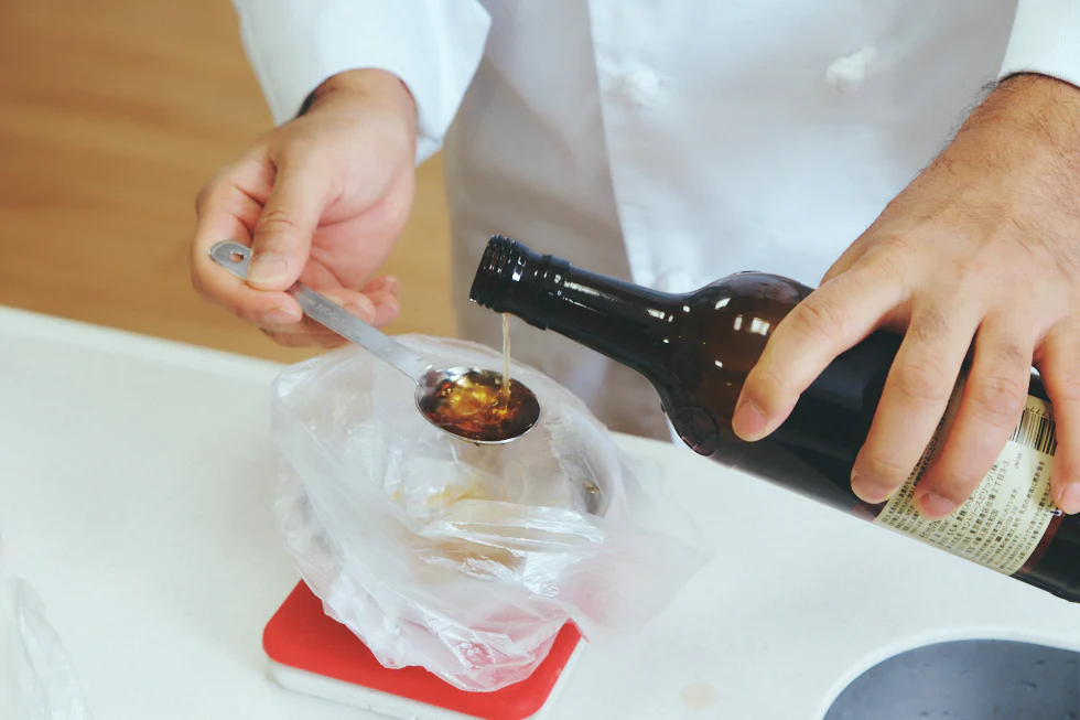 清酒はもちろん、香りをプラスしてくれる紹興酒を使うのもオススメ