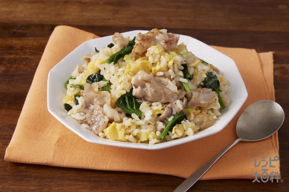 豚バラ肉とほうれん草のチャーハン