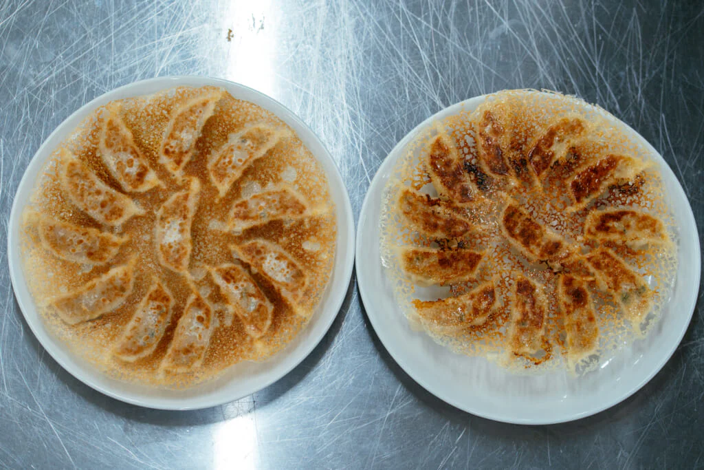 ガスとIHでそれぞれ実践!「ギョーザ」をきれいに焼くコツ
