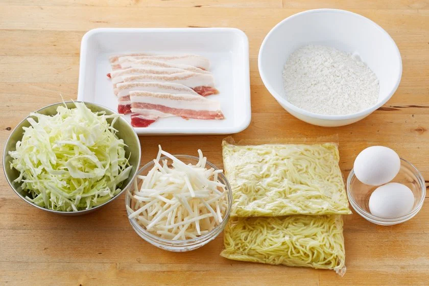 うま味とコクの麺が決め手のお好み焼きのつくり方_1_1