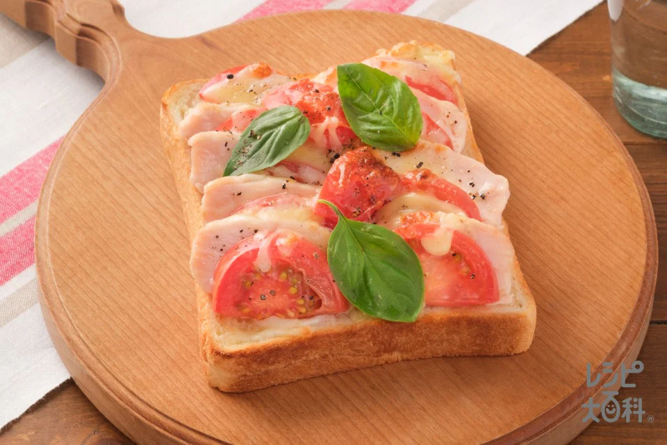 サラダチキンのマルゲリータ風トースト