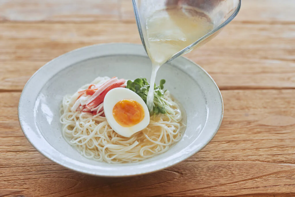 「丸鶏がらスープ™」で冷やし鶏だしそうめん