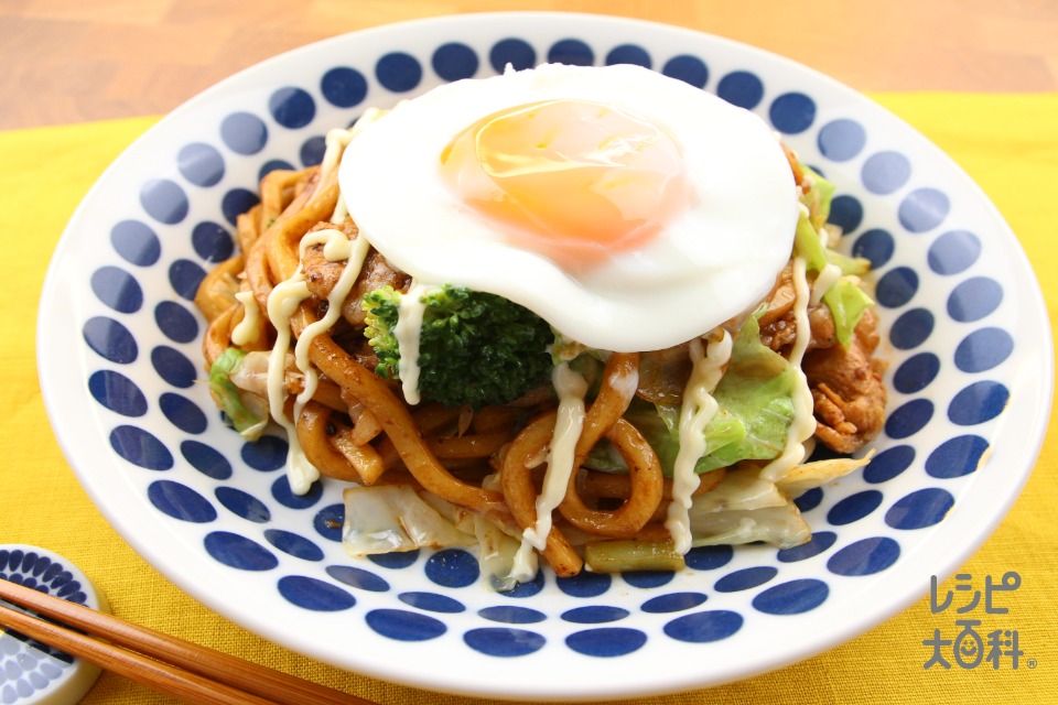 茎まで丸ごと！ホイコー目玉焼きうどん