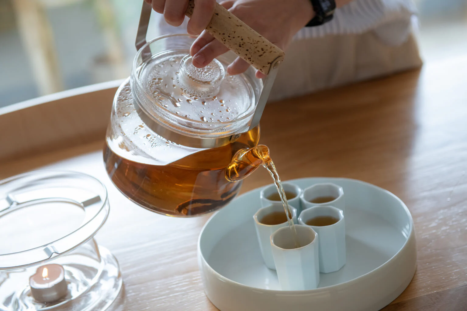 取材時にいただいた韓国の伝統茶アマドコロ茶。「韓国ではよく飲まれるお茶です。滋養強壮にいいんです」