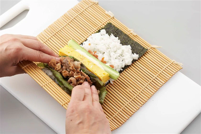 肉入り太巻きのつくり方_9_1