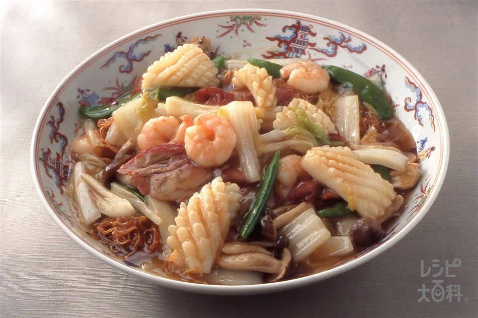 八珍炒麺(五目焼きそば)