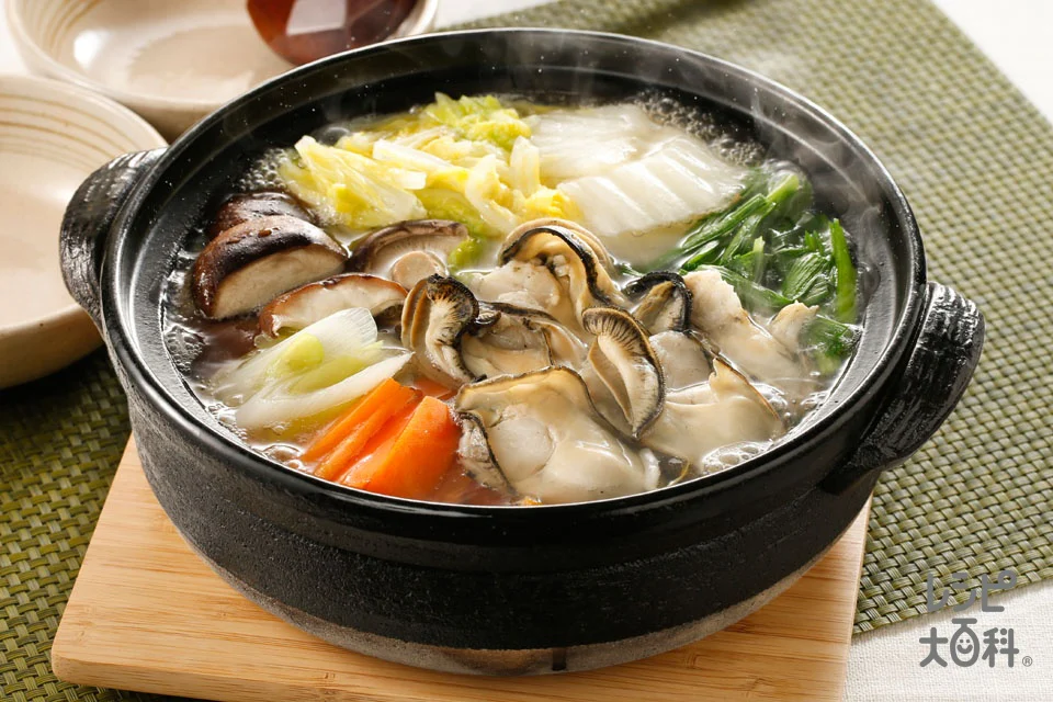牡蠣で贅沢!めちゃうま白菜鶏がら鍋
