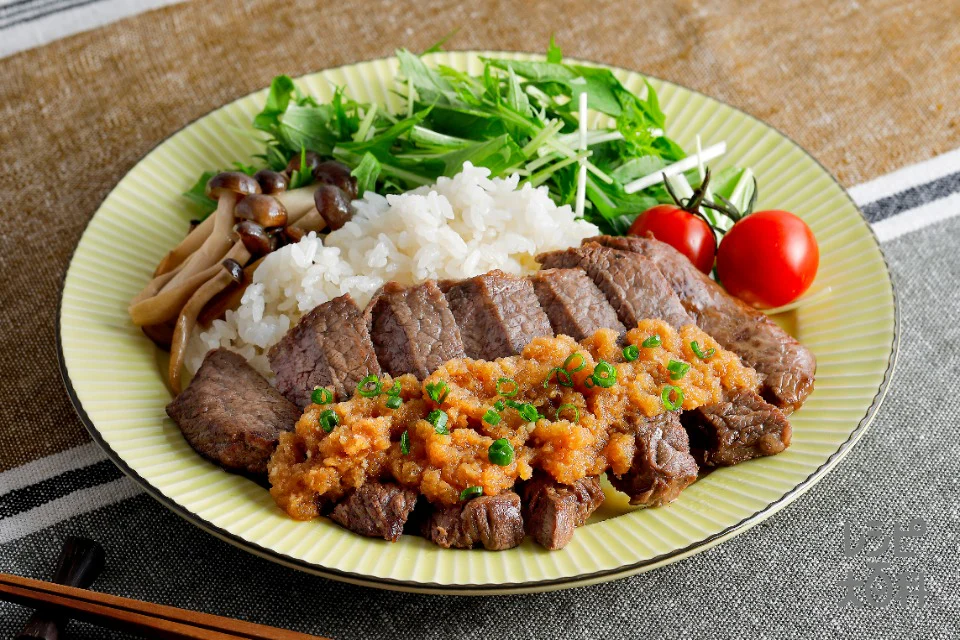 和風おろしソースのステーキプレート