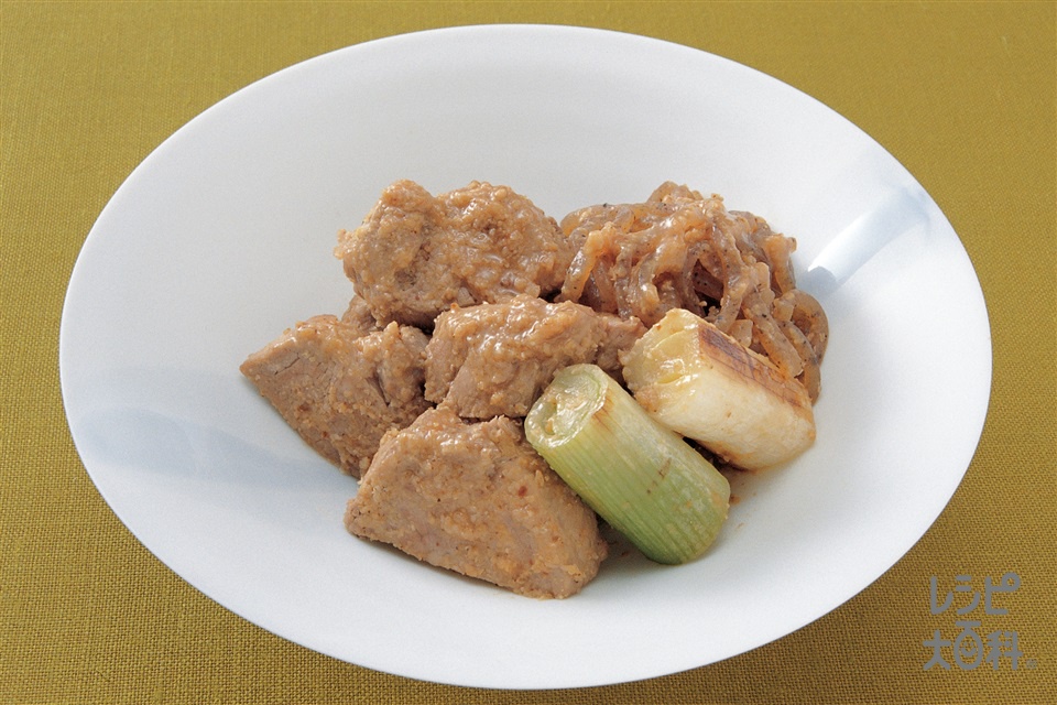 豚ひれ肉と焼きねぎのごまみそ煮