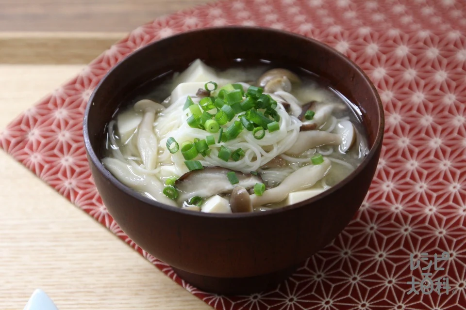 つるんと!きのことそうめんのみそ汁