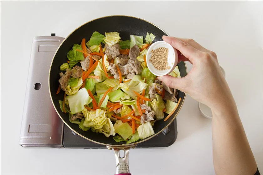 豚肉とキャベツの簡単和風炒めのつくり方_3_1