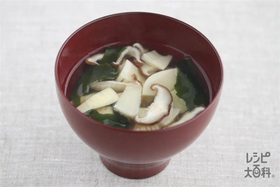 たけのことしいたけのお吸い物