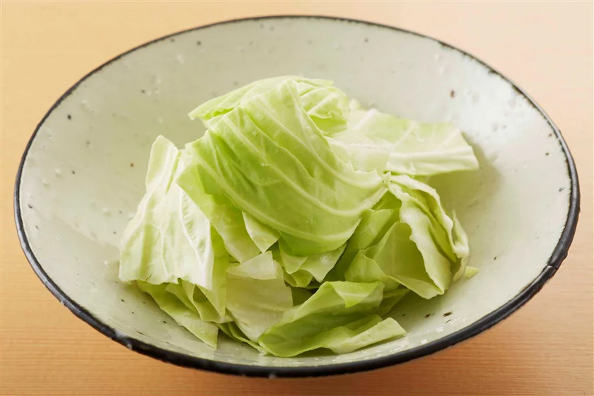 鮭と豆腐・キャベツのキムチレンジ蒸しのつくり方_3_1