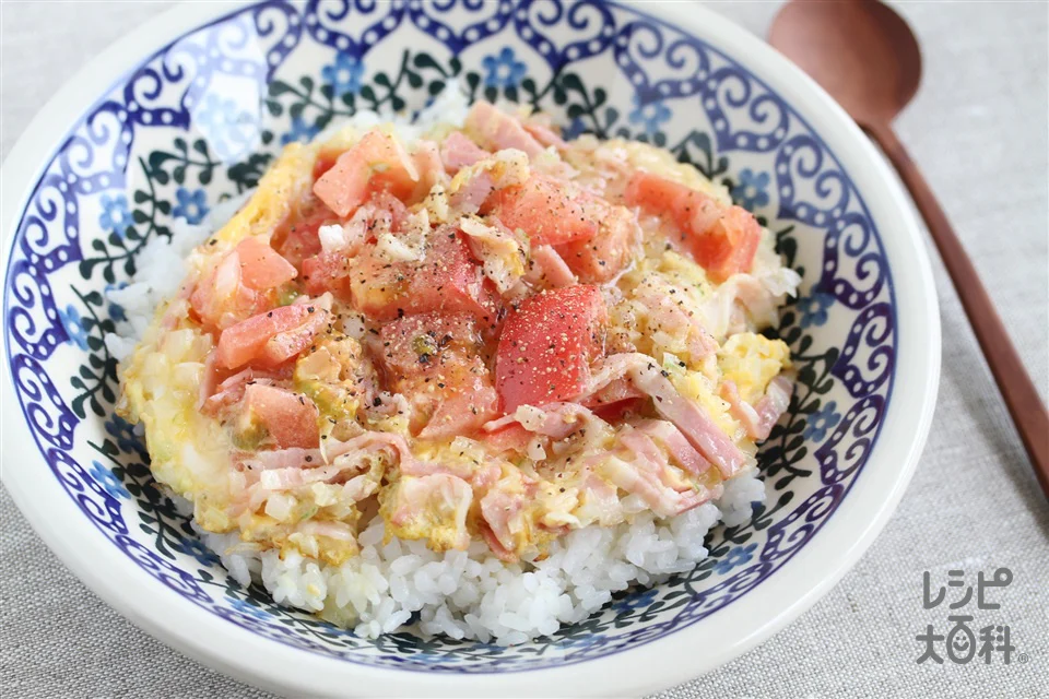 ベーコン&トマトの玉子丼