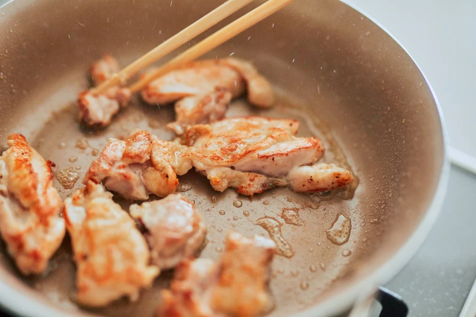 玉ねぎとチキンのケチャップ炒めのつくり方_2_1