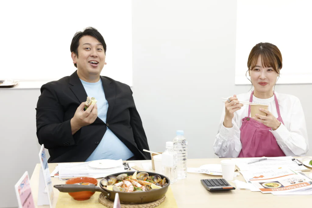 お笑い芸人・レインボーのジャンボたかおさん、料理家のもあいかすみさん