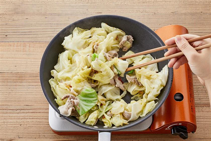 キャベツと豚肉のペペロンチーノのつくり方_3_1