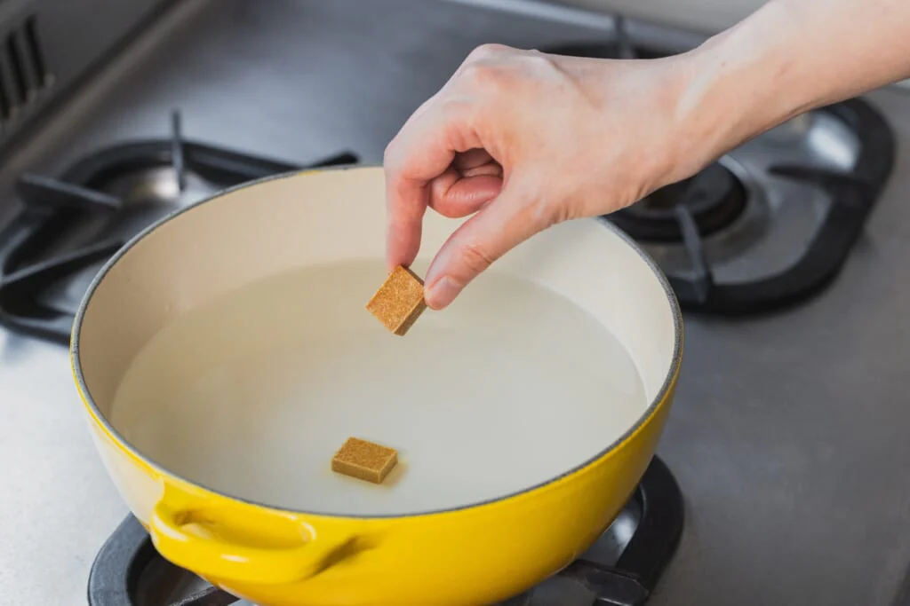 スープ感覚で楽しむ洋風おでん。味の決め手はコンソメ