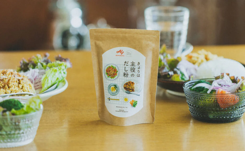 料理や食材にそのままかけておいしく食べられるように、かつお節や昆布だしをバランスよく配合している。