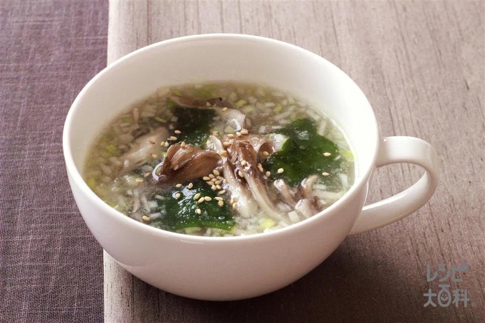まいたけとわかめのスープ