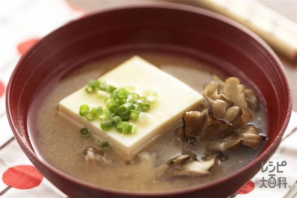 クイック　おおぶり豆腐と焼きまいたけのみそ汁