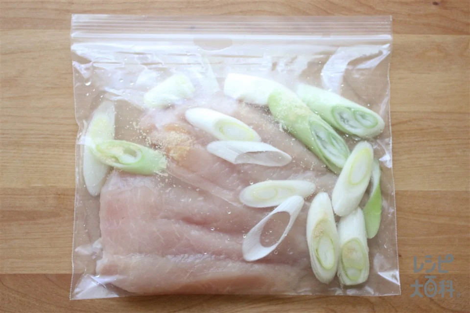 鶏むね肉とねぎの中華風漬け（基本の袋レシピ）