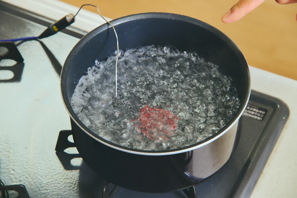 沸騰するお湯