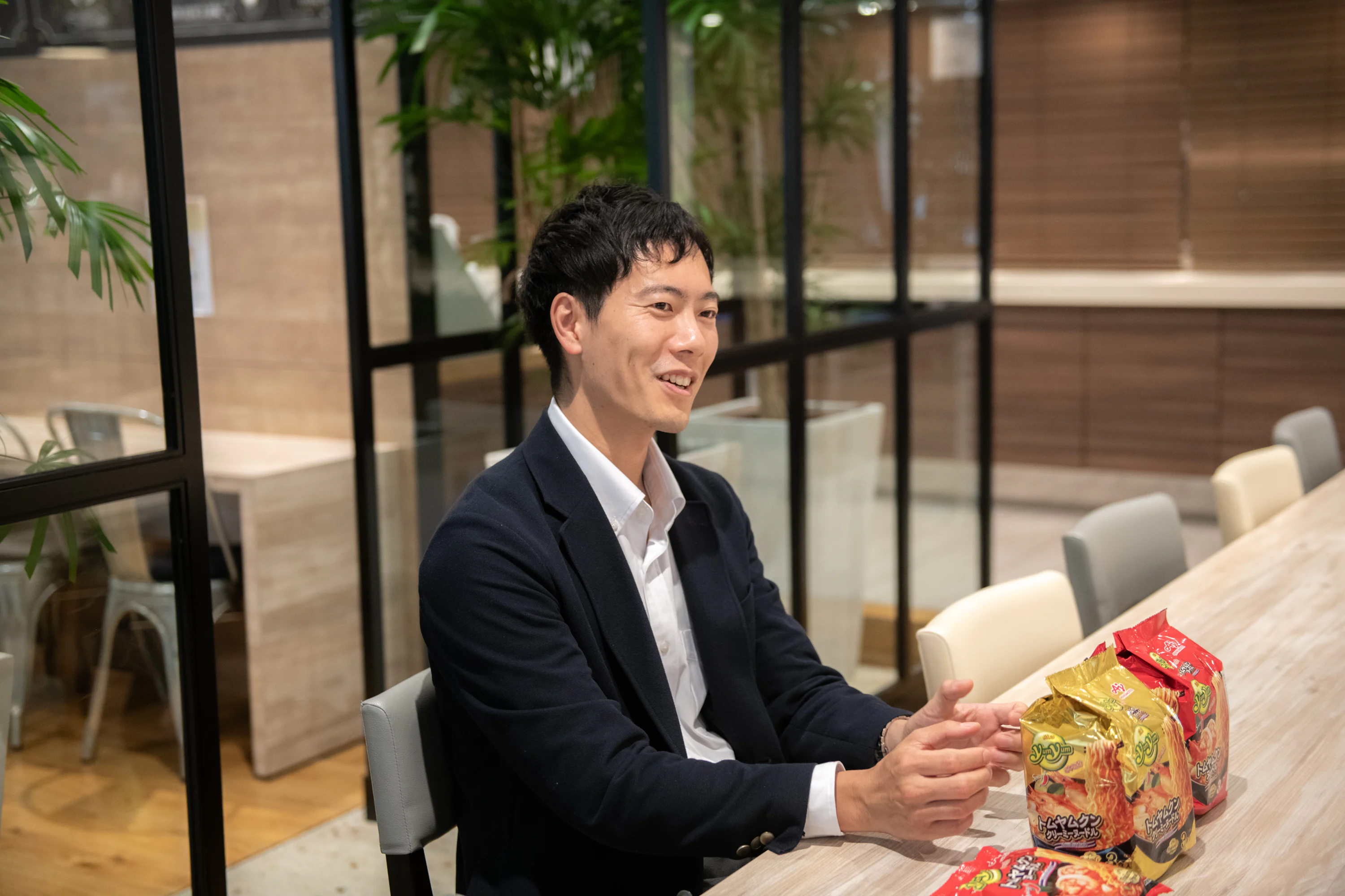 “本場の味わい” を届けるため、スープはタイから輸入
