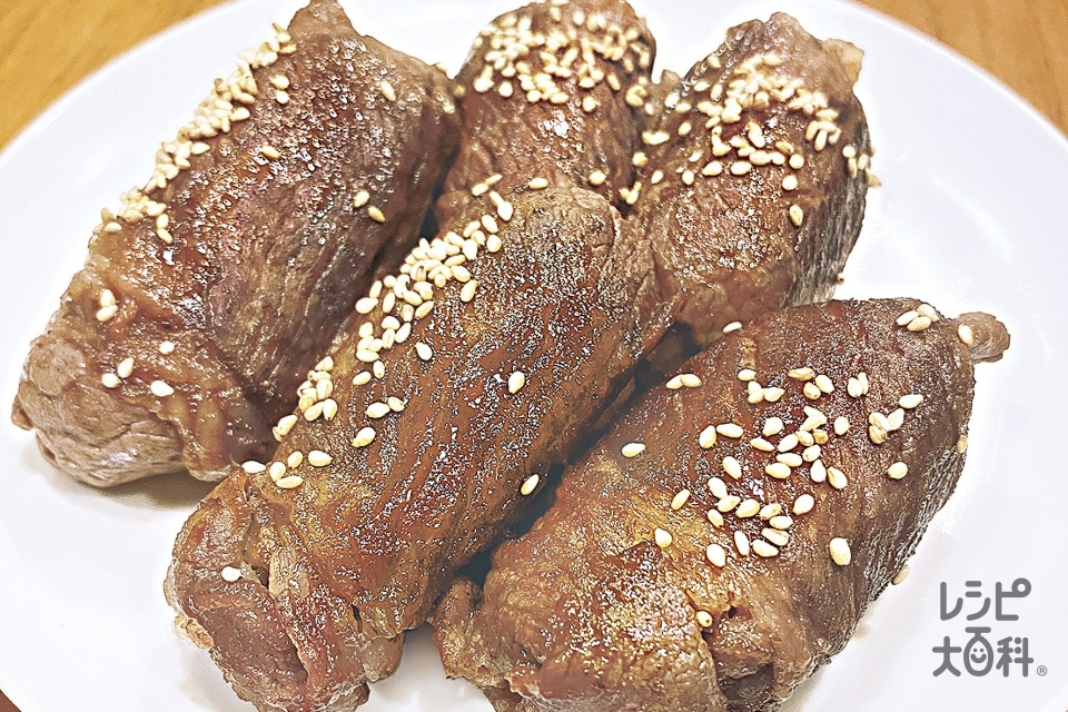 肉巻きおにぎり＜塩分控えめ＞