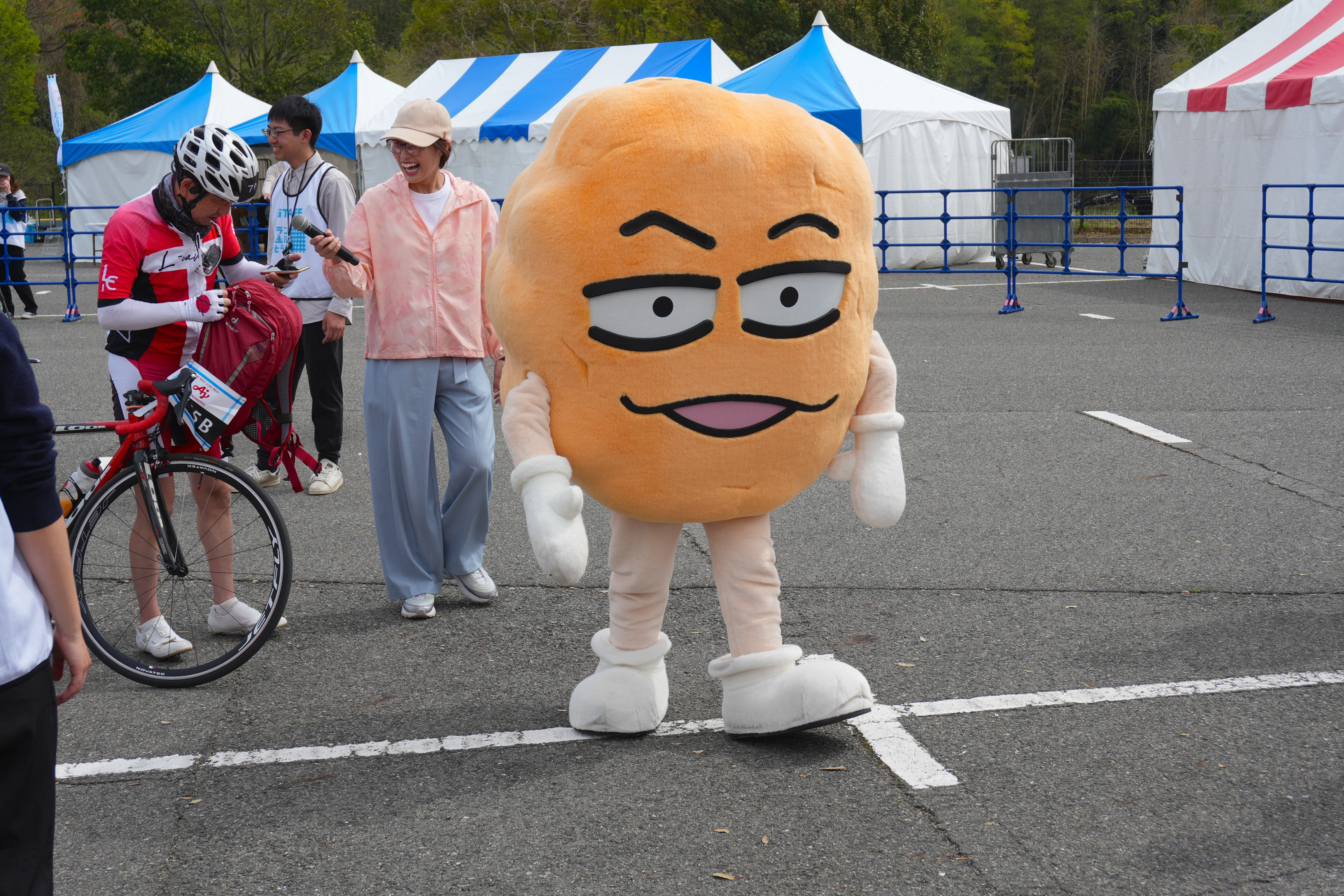広島テレビのアニメキャラクター「おしゃべり唐あげあげ太くん」
