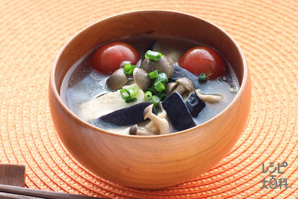 なすとミニトマトのみそ汁